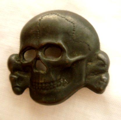 RARE EARLY DESCHLER SKULL.