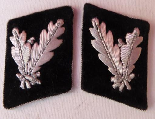 SS OBERFUHRER COLLAR TABS.