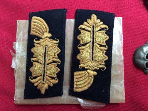 RARE PAIR OF ARMY GENERAL ARZT COLLAR TABS.