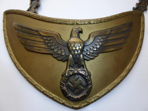 NSDAP STANDARD BEARERS M39 GORGET.