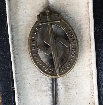 EX RARE CASED COBERG 1932 LAPEL PIN.