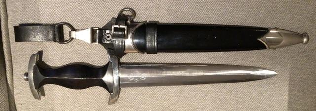 SS M33 RZZM DAGGER W/ VERTICAL HANGER.