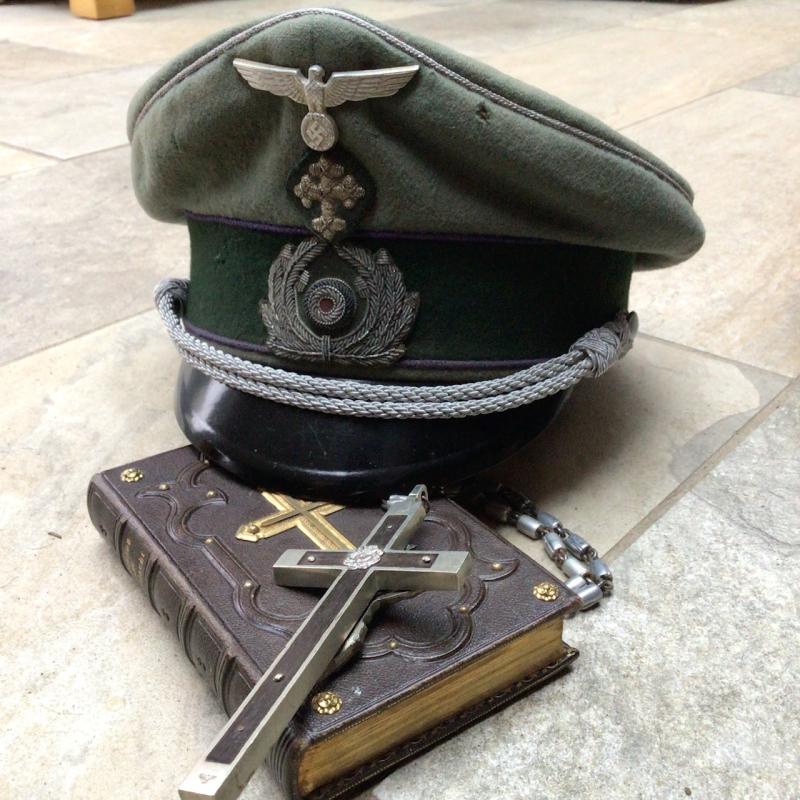 WEHRMACHT EARLY FIELD PADRES VISOR GROUP.