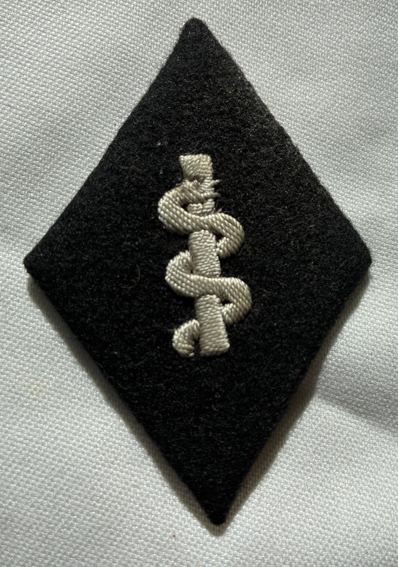 SS MEDICAL OFFICER/ NCO ARM RAUTE.